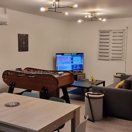 Belle Maison Climatisee Renovee Pac-Man Entre Collegues, Amis, Famille - Barbecue - Netflix - Prime - Baby Foot 50Cts Saint-Seurin-sur-l'Isle 외부 사진